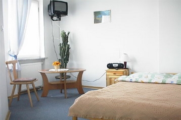 Polonia Privát Warszawa, Varsavia, Interno